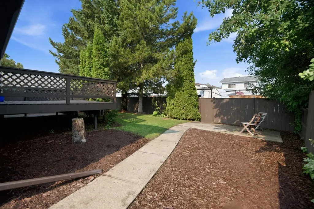 50 Rogers Crescent Red Deer AB T4P 3K5
