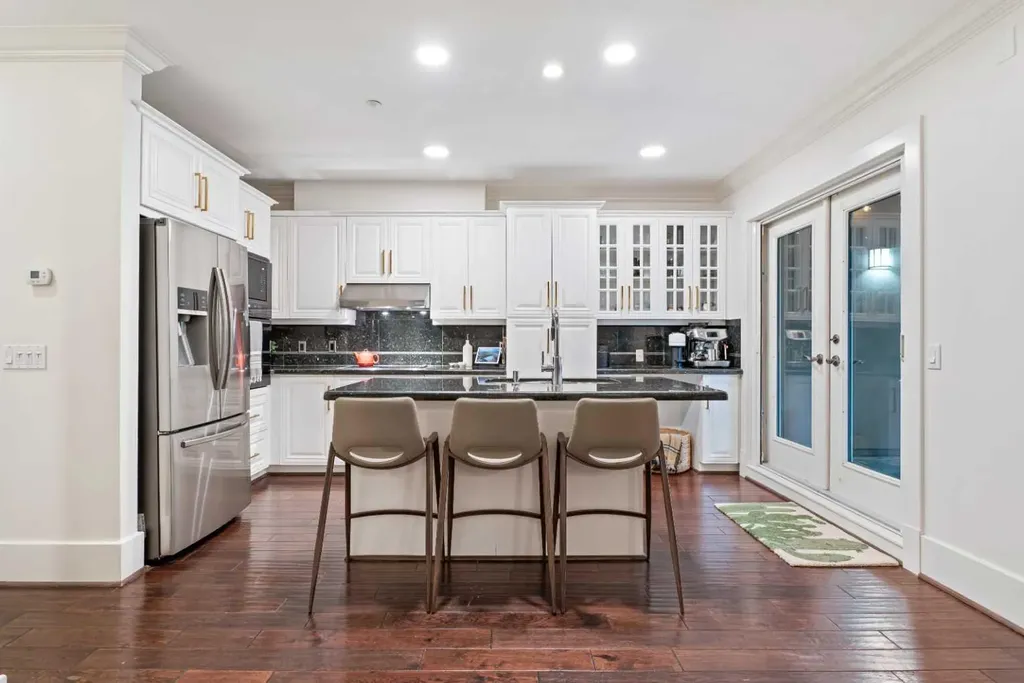 1235 Cameron Avenue SW Calgary AB T2T 0L1