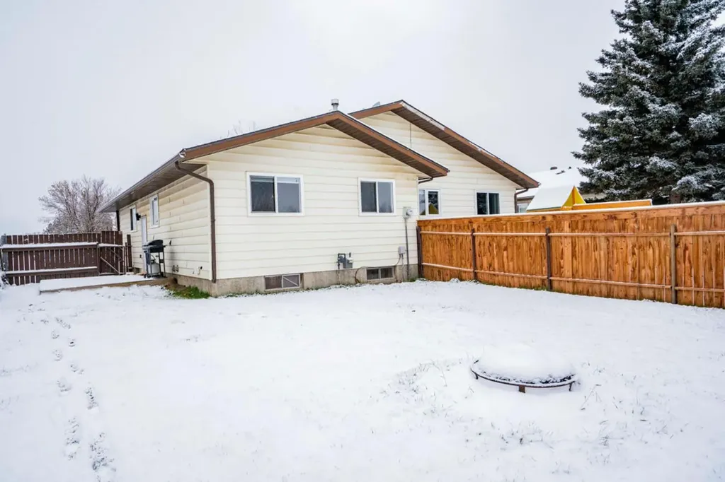 7101 93 Street Grande Prairie AB T8V 6H4