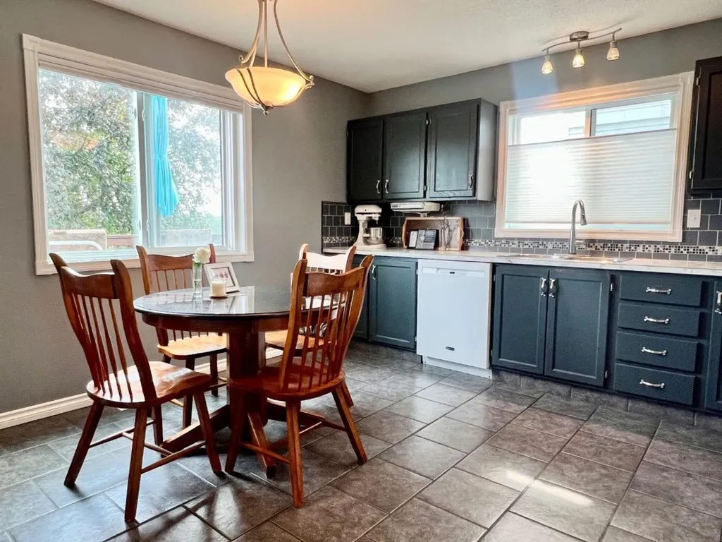 6011 54 Street Rocky Mountain House AB T4T 1L9