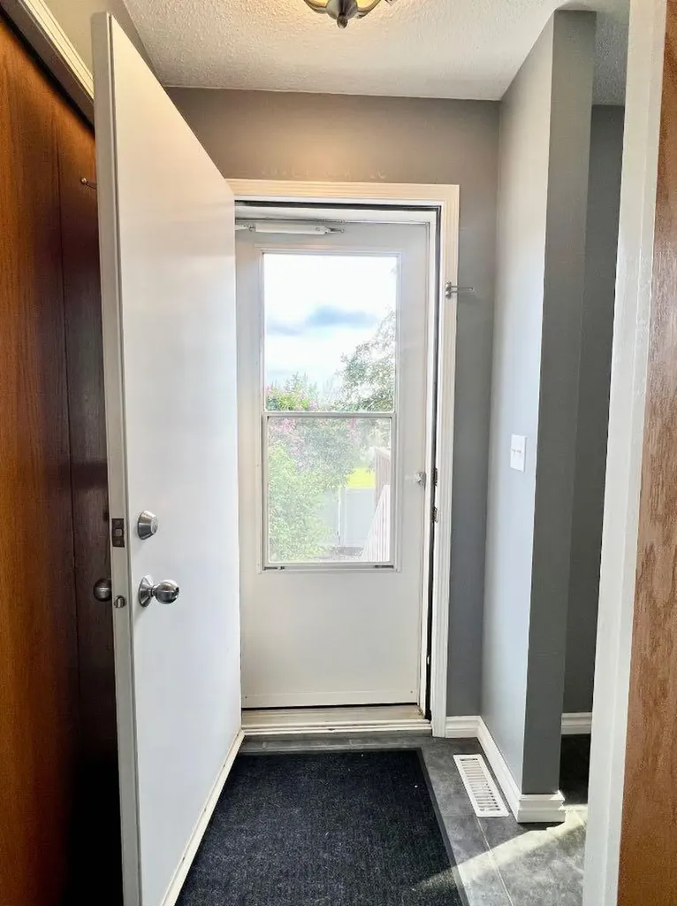 6011 54 Street Rocky Mountain House AB T4T 1L9