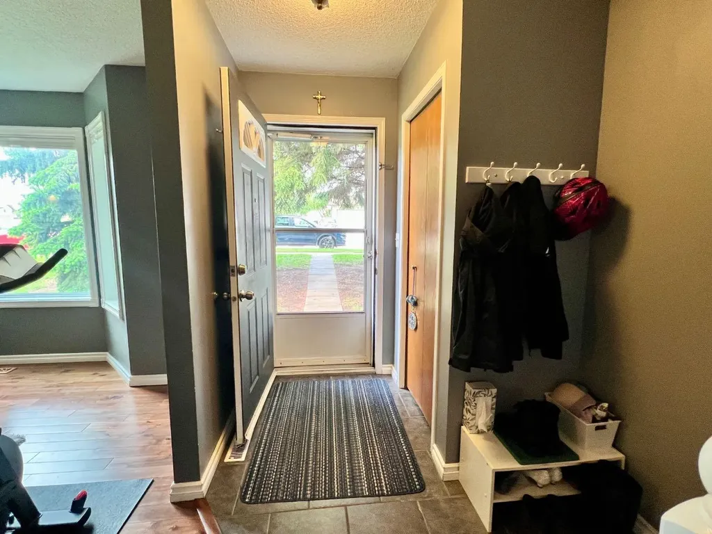 6011 54 Street Rocky Mountain House AB T4T 1L9