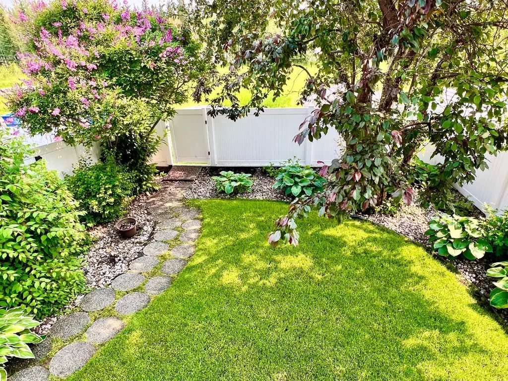 6011 54 Street Rocky Mountain House AB T4T 1L9