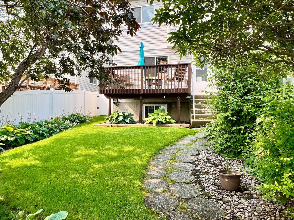 6011 54 Street Rocky Mountain House AB T4T 1L9