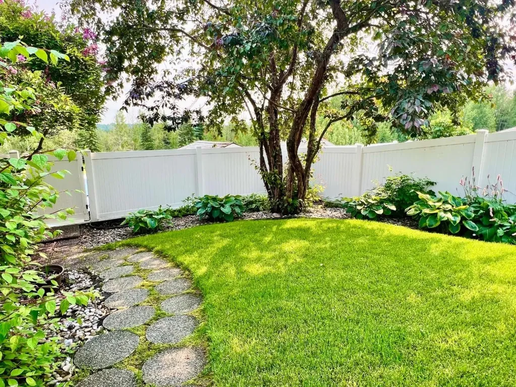 6011 54 Street Rocky Mountain House AB T4T 1L9