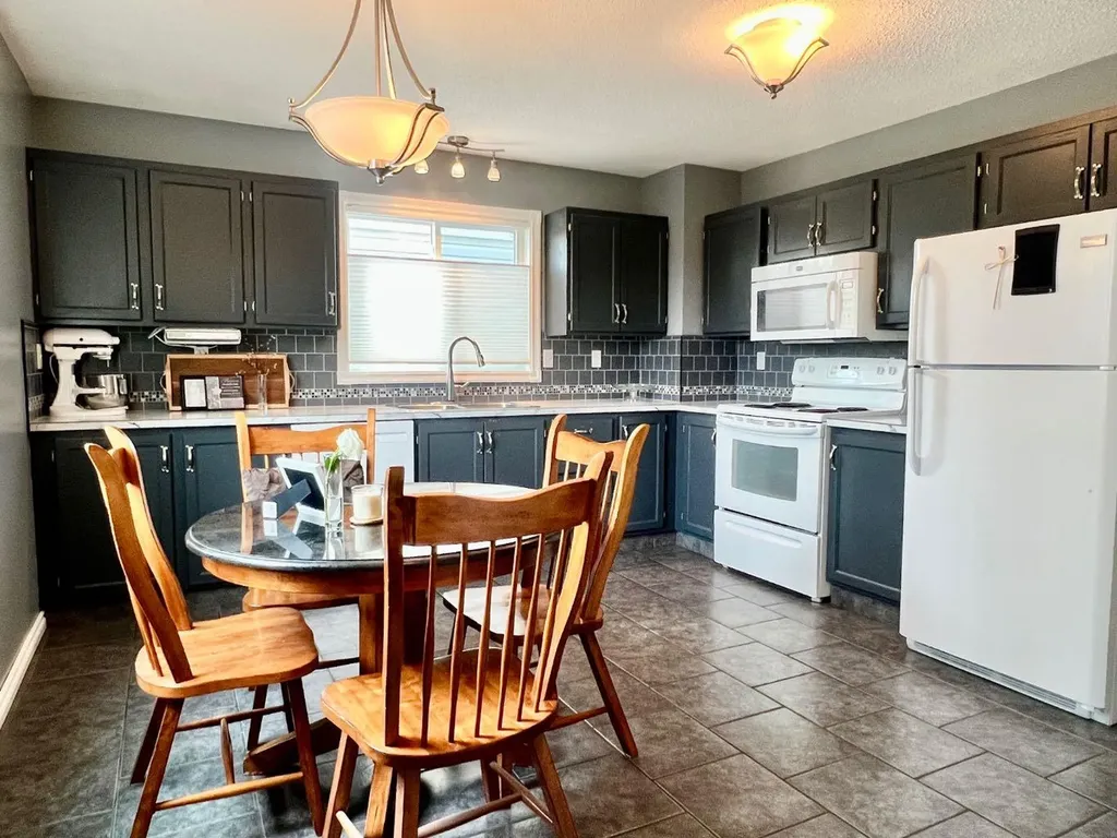 6011 54 Street Rocky Mountain House AB T4T 1L9