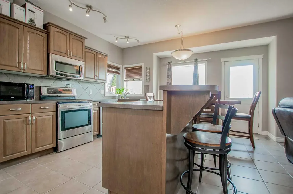 83 Pinnacle Lake Drive Grande Prairie AB T8W 0A9