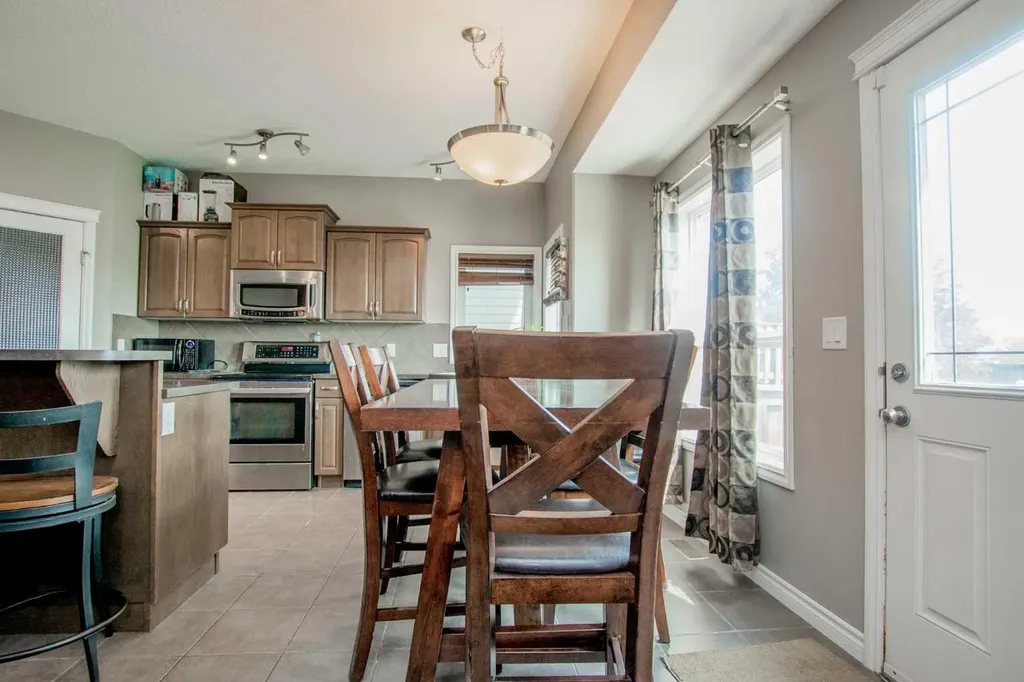 83 Pinnacle Lake Drive Grande Prairie AB T8W 0A9