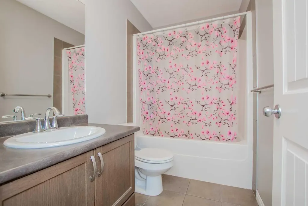 83 Pinnacle Lake Drive Grande Prairie AB T8W 0A9