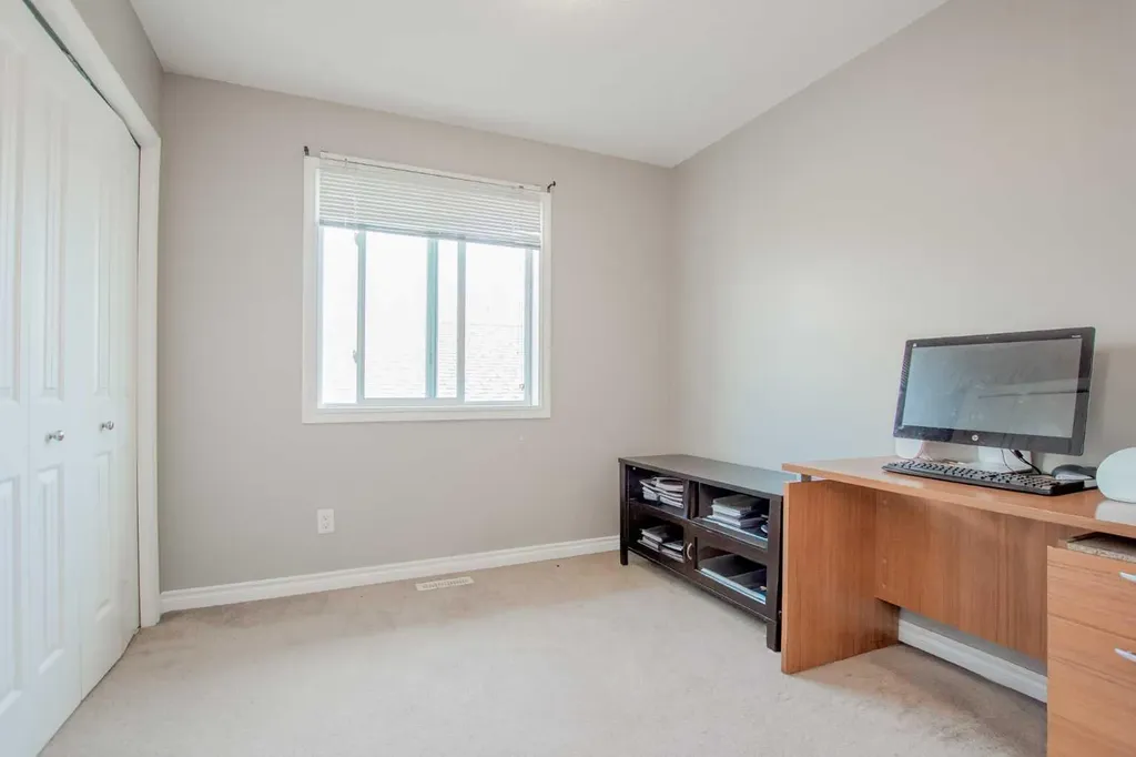 83 Pinnacle Lake Drive Grande Prairie AB T8W 0A9