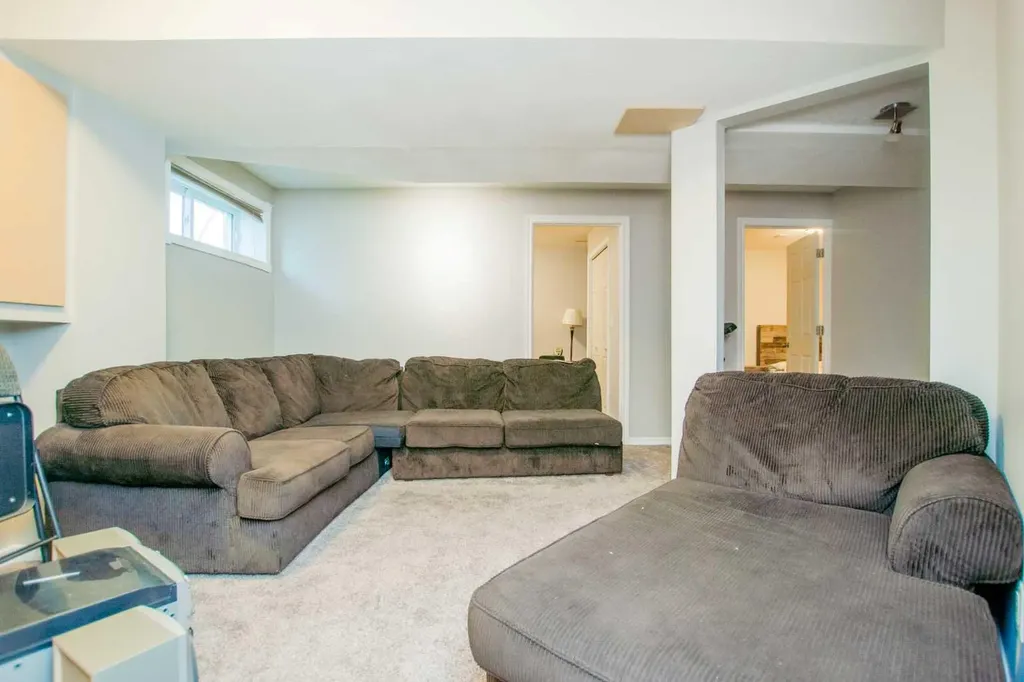 83 Pinnacle Lake Drive Grande Prairie AB T8W 0A9