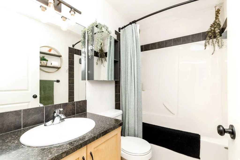 249 Kingston Drive Red Deer AB T4P0H2