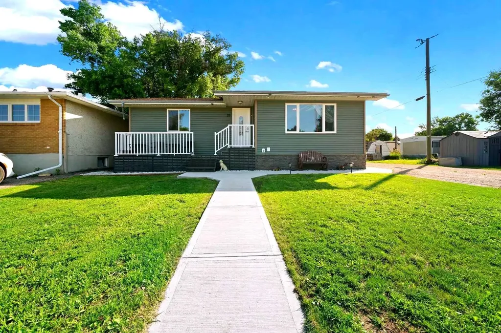 33 3 Avenue E Tilley AB T0J3K0