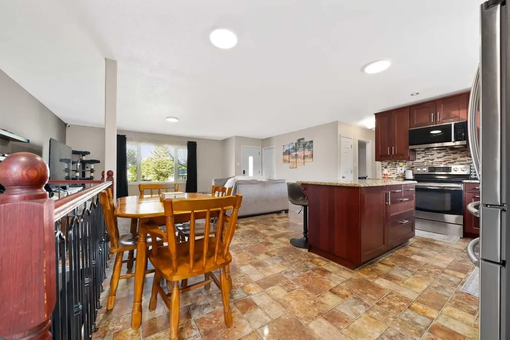 33 3 Avenue E Tilley AB T0J3K0