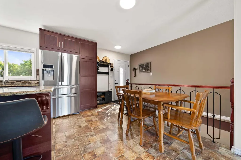 33 3 Avenue E Tilley AB T0J3K0