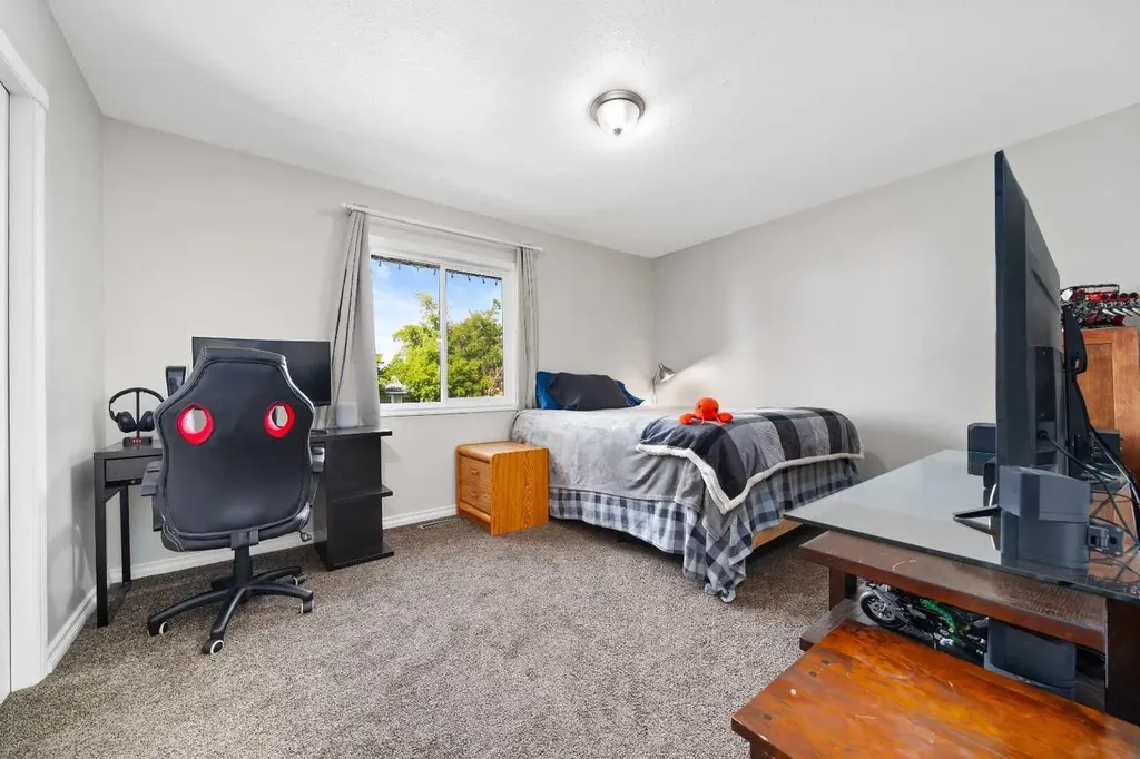 33 3 Avenue E Tilley AB T0J3K0