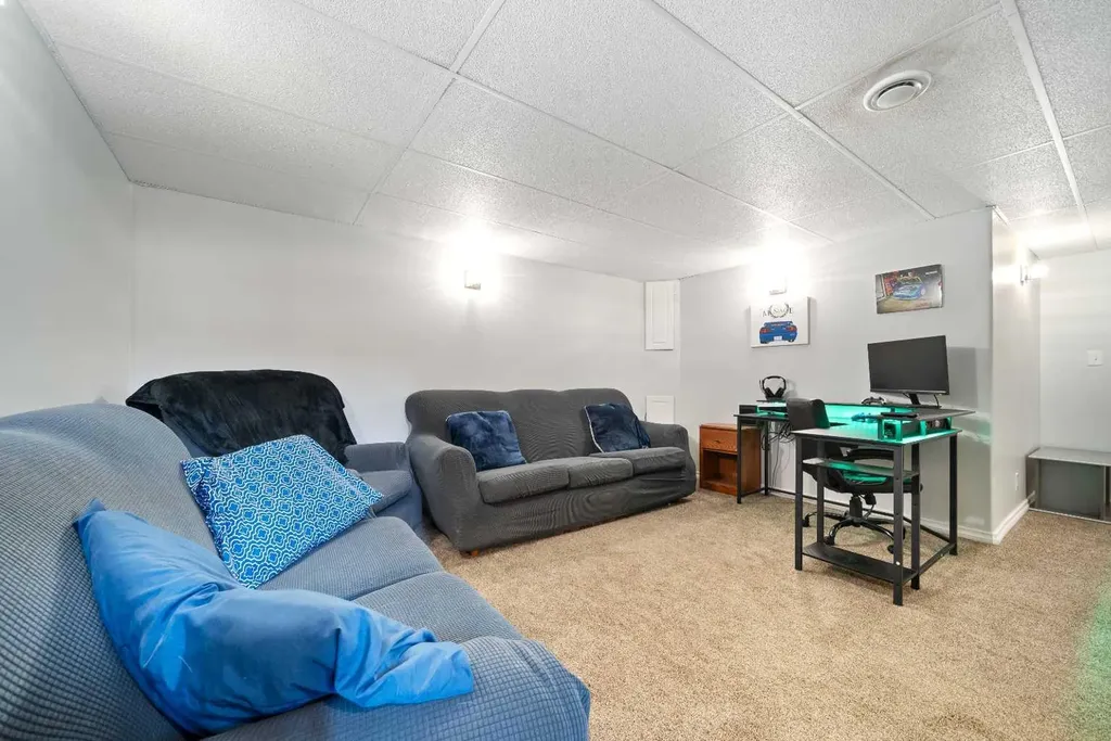 33 3 Avenue E Tilley AB T0J3K0