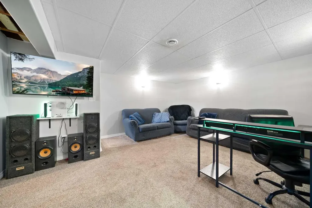 33 3 Avenue E Tilley AB T0J3K0