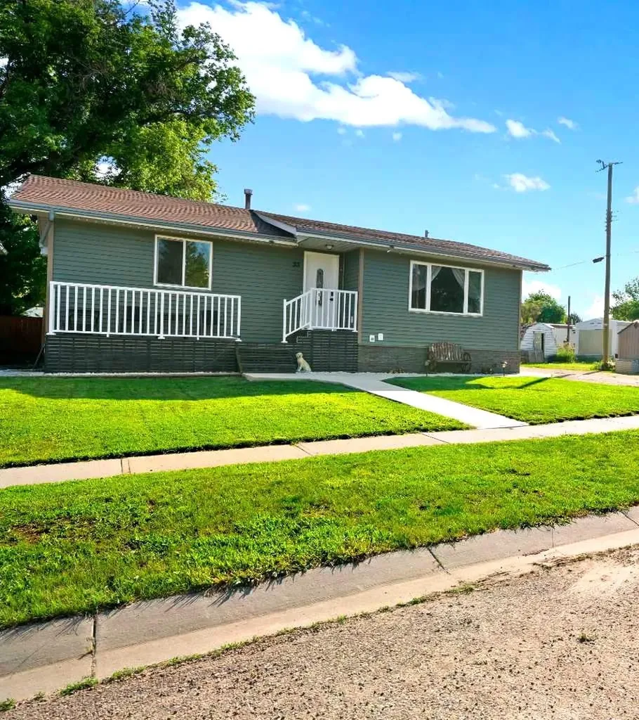 33 3 Avenue E Tilley AB T0J3K0