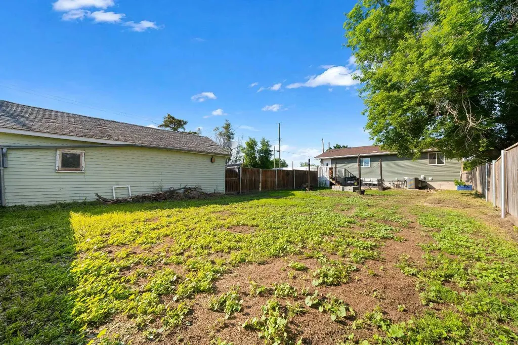 33 3 Avenue E Tilley AB T0J3K0