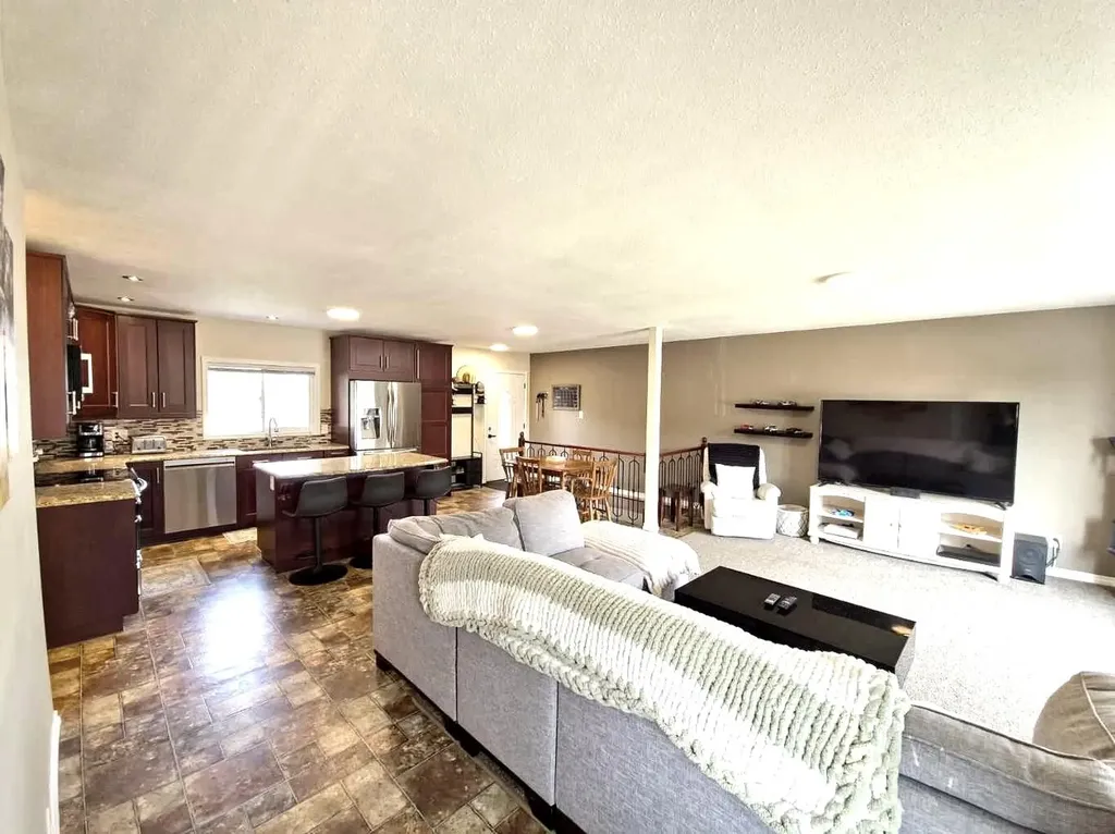 33 3 Avenue E Tilley AB T0J3K0