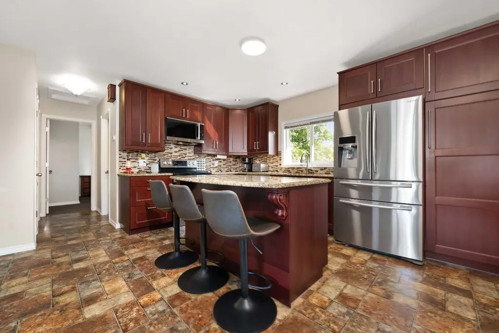 33 3 Avenue E Tilley AB T0J3K0