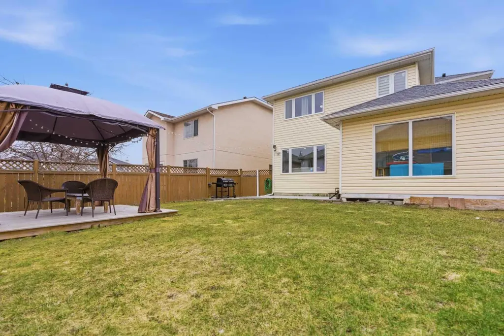 83 Coral Springs Grove NE Calgary AB T3J 3T7