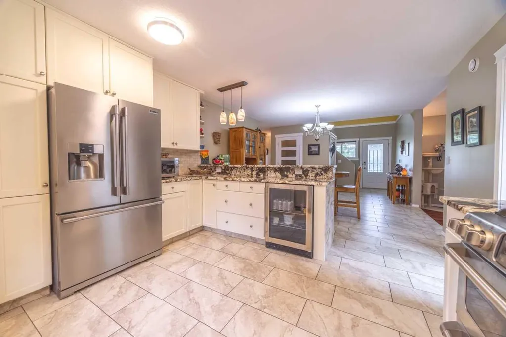 111-5241 Township Road 325a Sundre AB T0M1X0