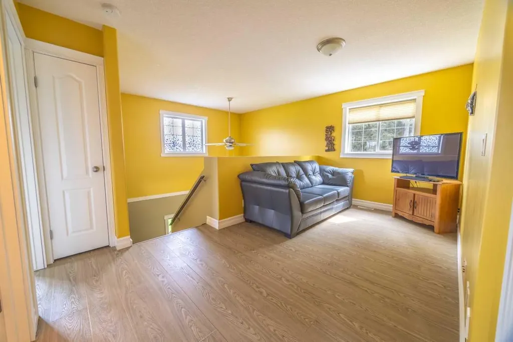 111-5241 325a Township Sundre AB T0M1X0