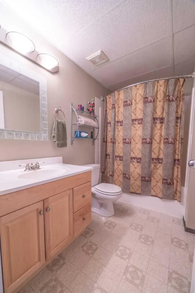 111-5241 325a Township Sundre AB T0M1X0