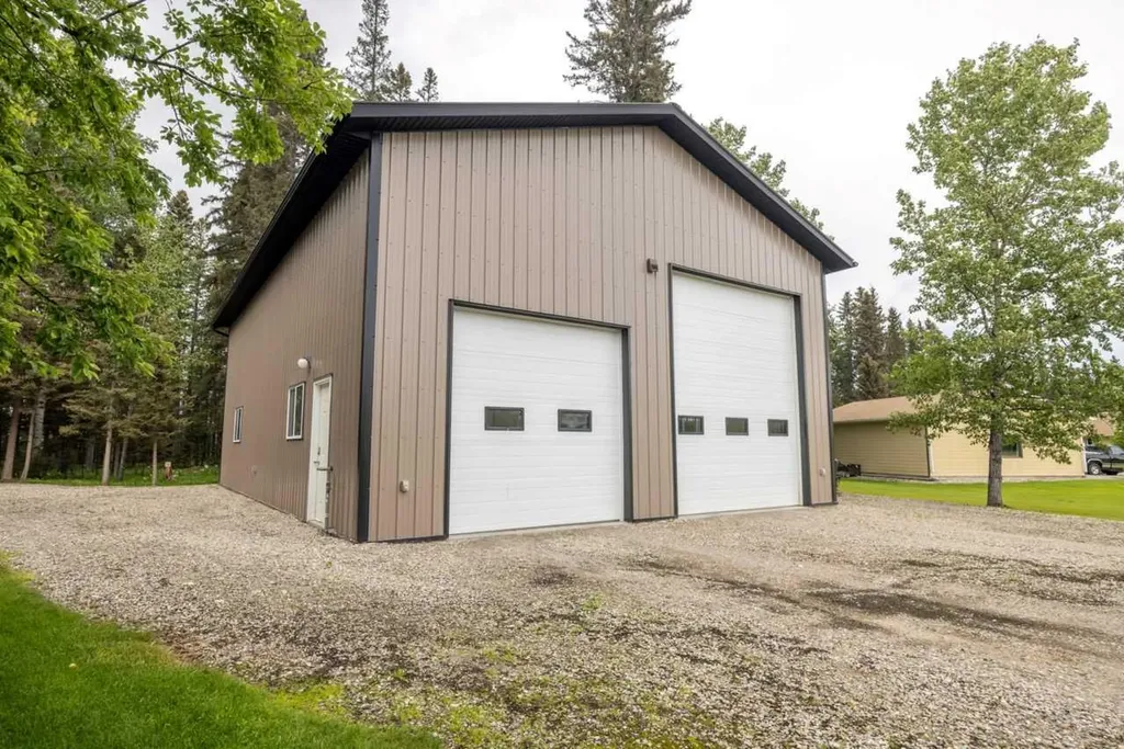 111-5241 325a Township Sundre AB T0M1X0