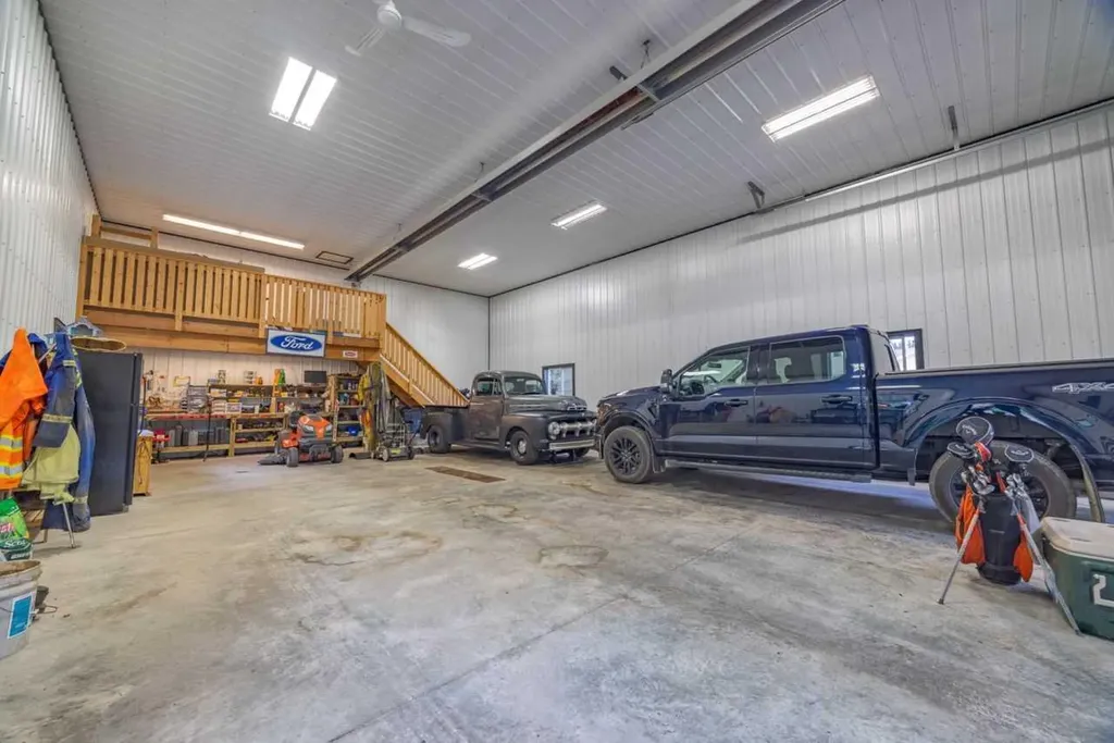 111-5241 325a Township Sundre AB T0M1X0