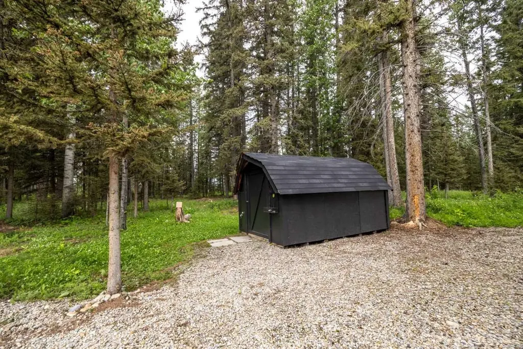 111-5241 325a Township Sundre AB T0M1X0