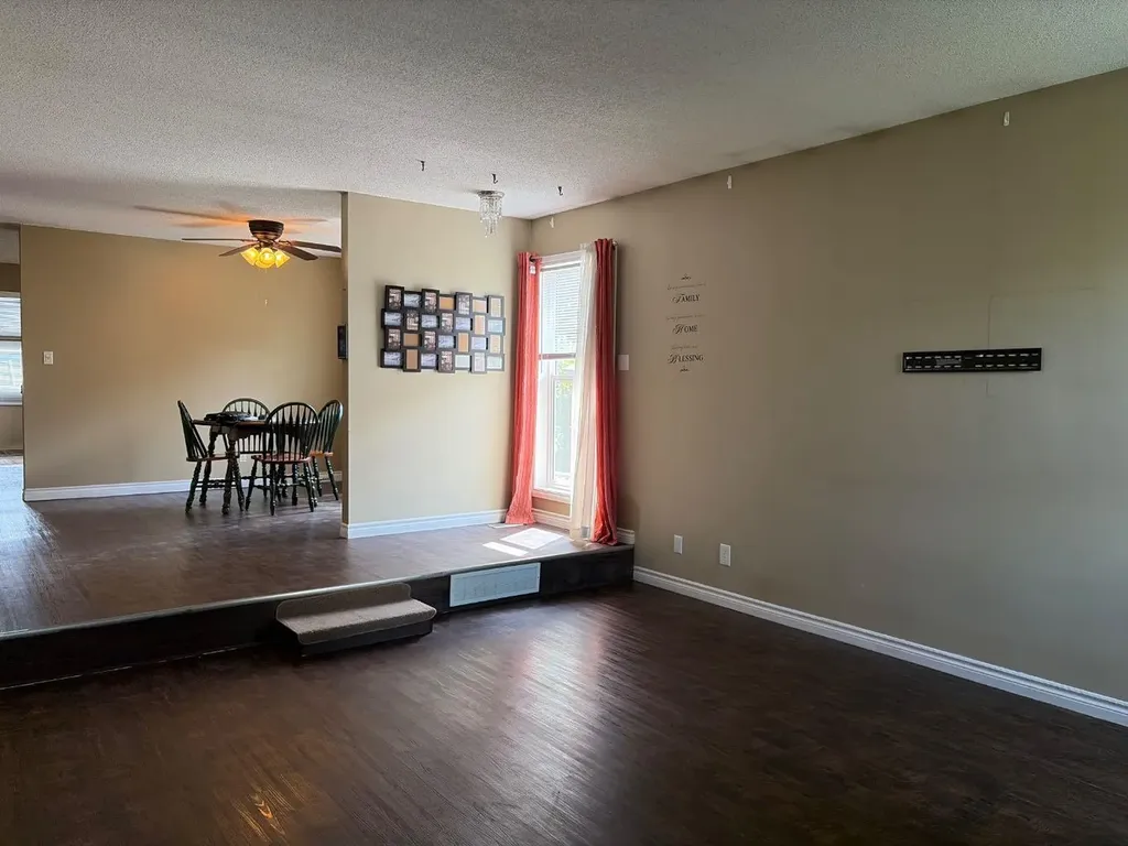 1009 Third Avenue Bluesky AB T0H 0J0
