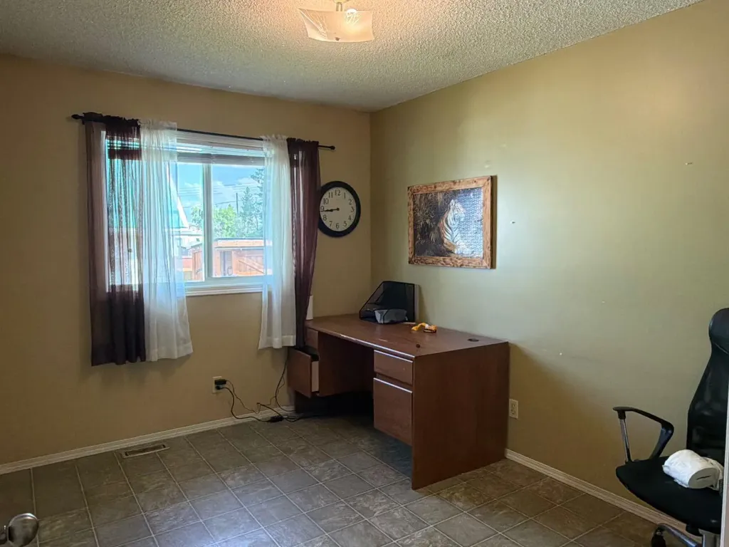 1009 Third Avenue Bluesky AB T0H 0J0