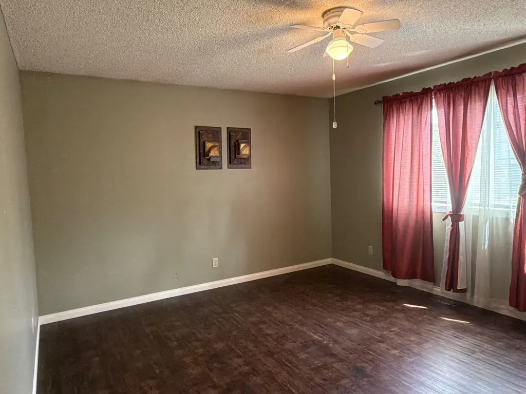 1009 Third Avenue Bluesky AB T0H 0J0