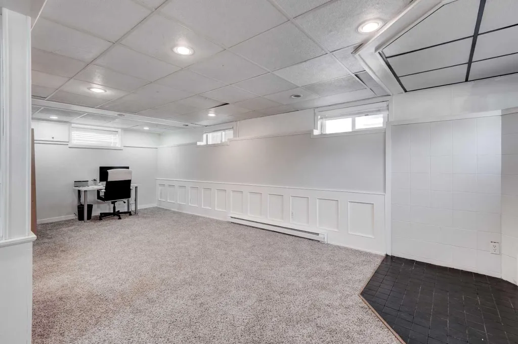 92 Chinook Drive SW Calgary AB T2V 2P9