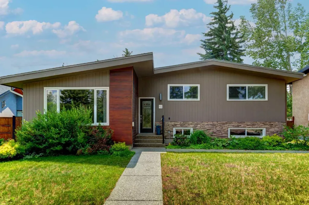 92 Chinook Drive SW Calgary AB T2V 2P9
