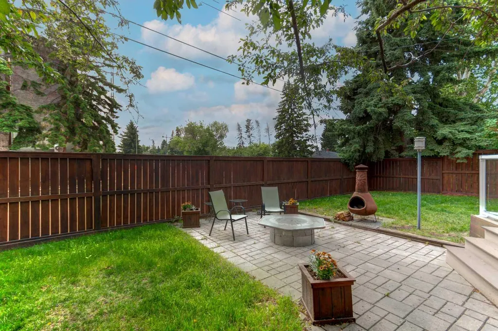 92 Chinook Drive SW Calgary AB T2V 2P9
