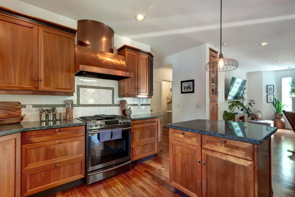 331 Muskrat Street Banff AB T1l 1E9
