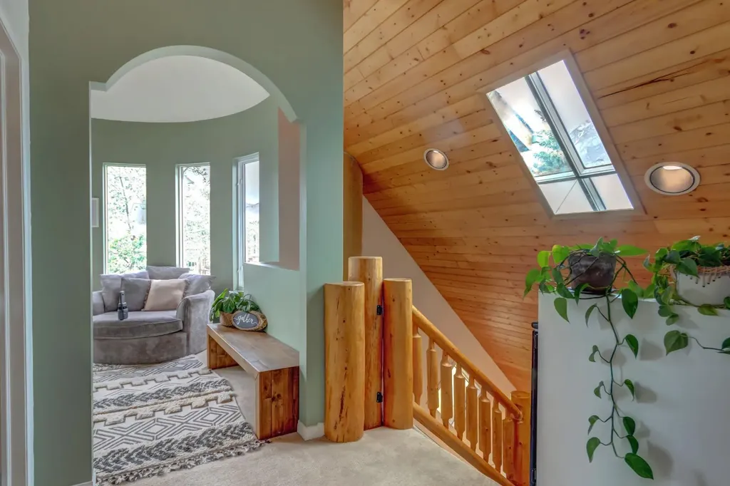 331 Muskrat Street Banff AB T1l 1E9