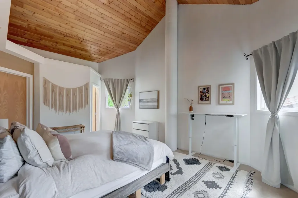 331 Muskrat Street Banff AB T1l 1E9
