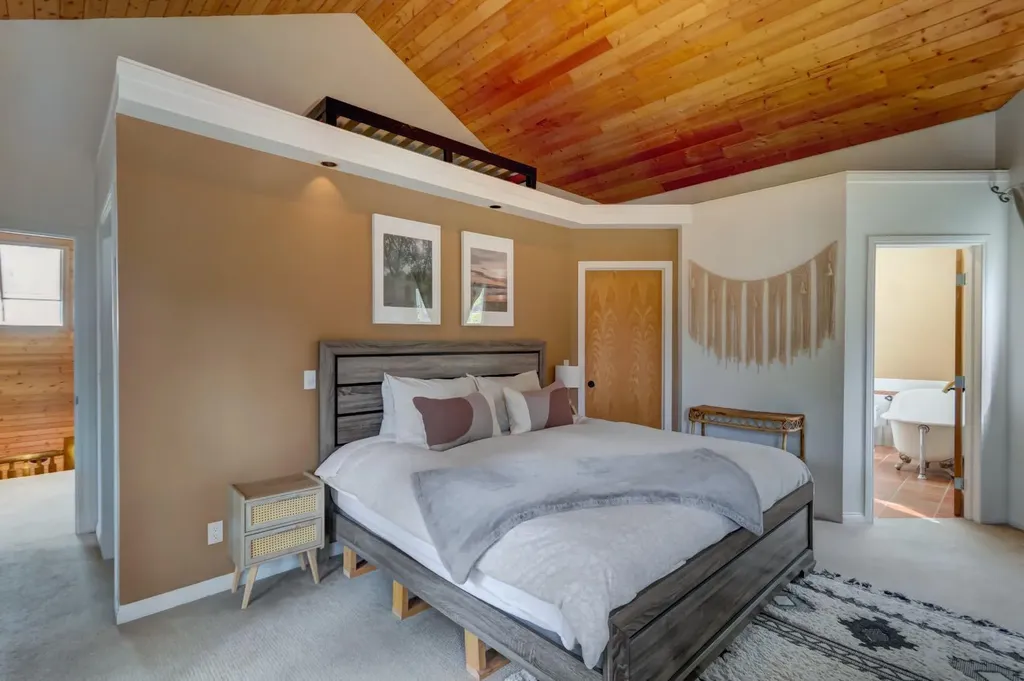 331 Muskrat Street Banff AB T1l 1E9