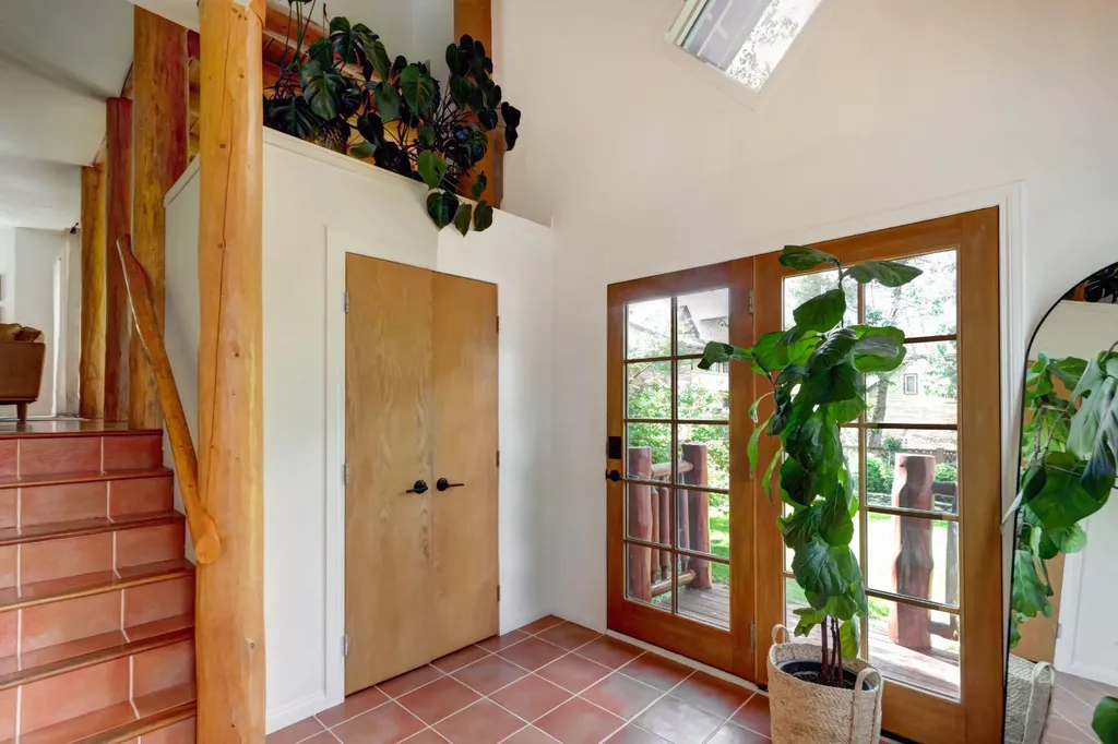 331 Muskrat Street Banff AB T1l 1E9
