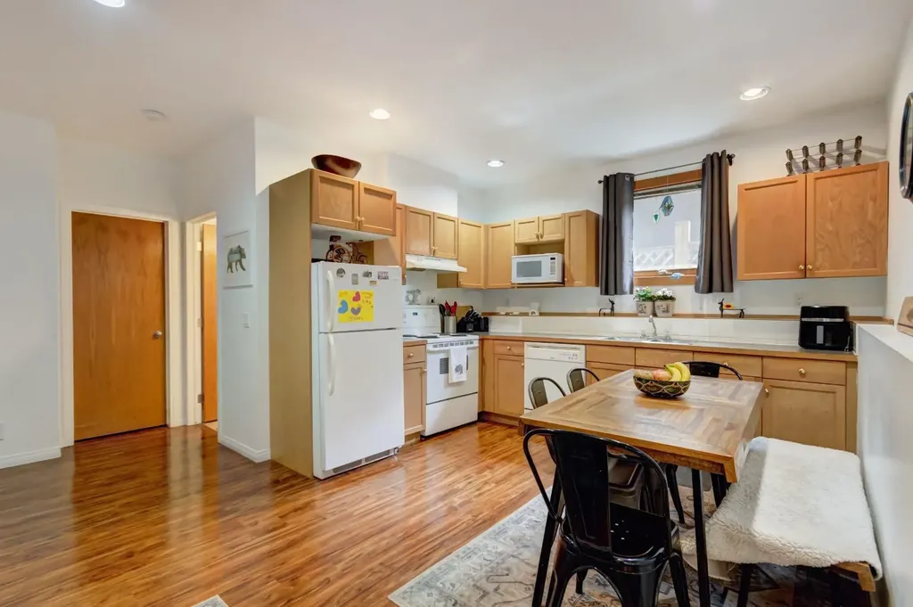 331 Muskrat Street Banff AB T1l 1E9