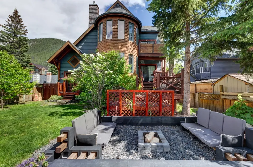331 Muskrat Street Banff AB T1l 1E9