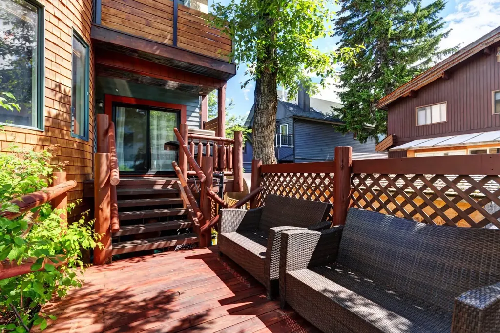 331 Muskrat Street Banff AB T1l 1E9