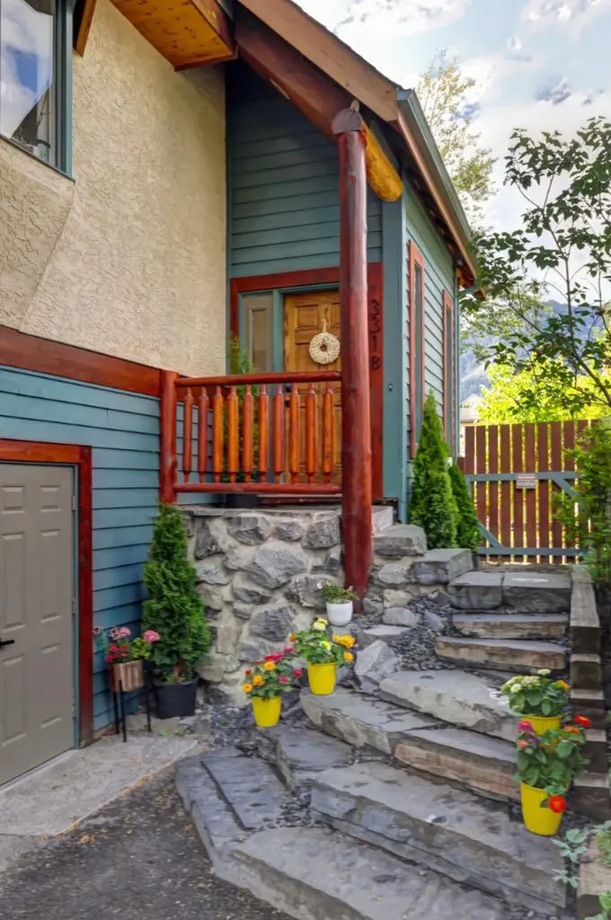 331 Muskrat Street Banff AB T1l 1E9
