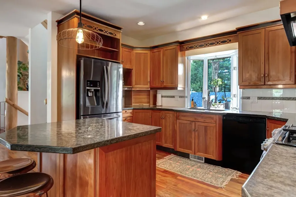 331 Muskrat Street Banff AB T1l 1E9