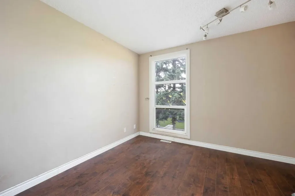 21 Macdonald Drive Fort Mcmurray AB T9H 4H4